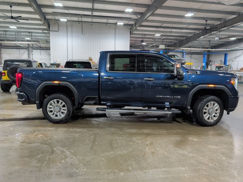 Used 2023 GMC Sierra 2500 Denali image 2