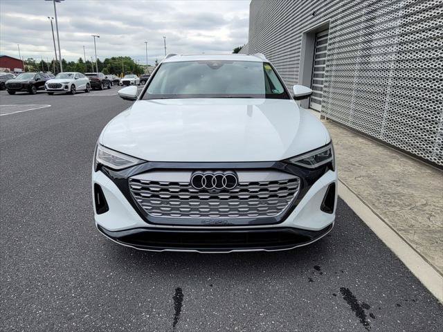 Certified 2024 Audi Q8 e-tron Premium Plus w/ Premium Plus Package AWD/4WD image 10