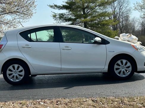Used 2012 Toyota Prius C Two image 4