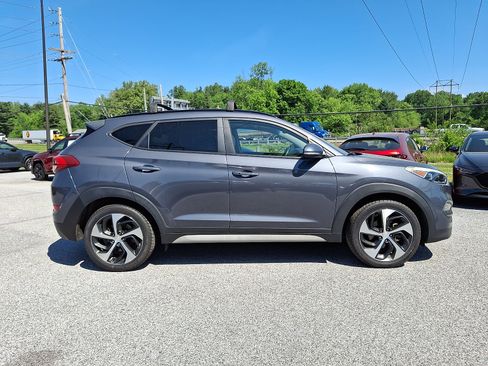 Used 2017 Hyundai Tucson Value AWD/4WD image 8