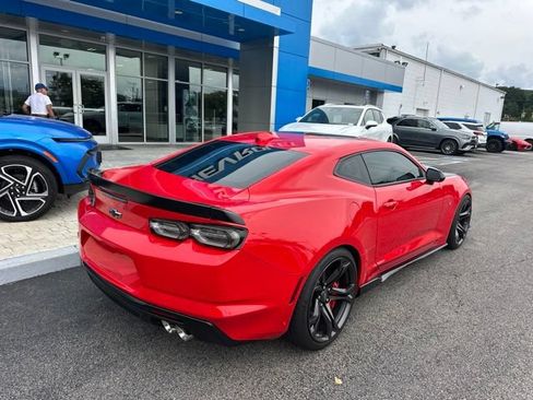 Used 2022 Chevrolet Camaro SS RWD image 2