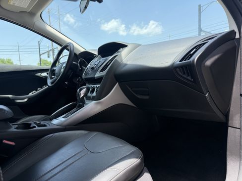 Used 2013 Ford Focus SE FWD image 16