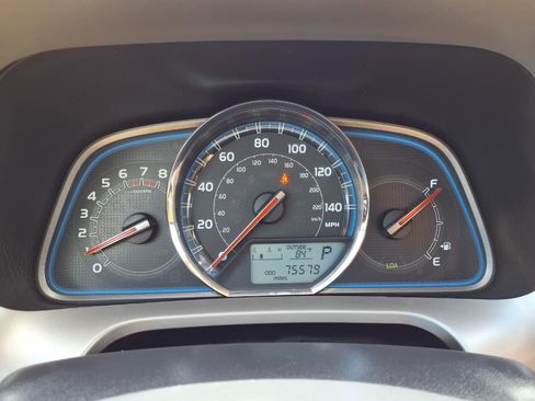 Used 2014 Toyota RAV4 Limited w/ Technology Package image 14