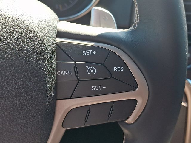Used 2017 Jeep Grand Cherokee Limited AWD/4WD image 25