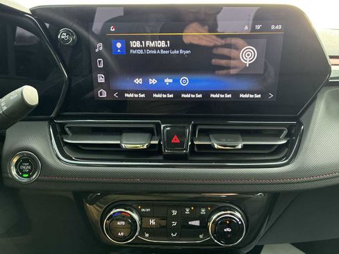 Used 2025 Chevrolet TrailBlazer RS w/ Convenience Package image 13