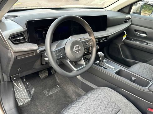 New 2025 Nissan Kicks SV w/ SV Premium Package image 12