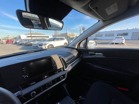 Used 2025 Kia Sportage LX image 35