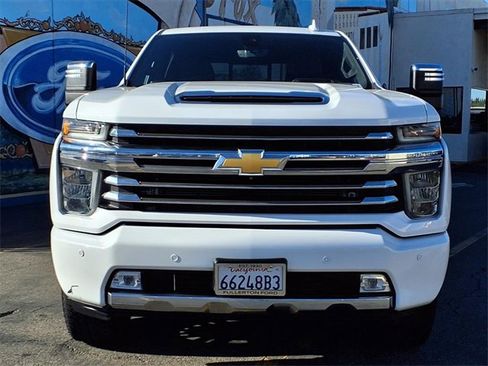 Used 2020 Chevrolet Silverado 2500 High Country w/ Technology Package image 2