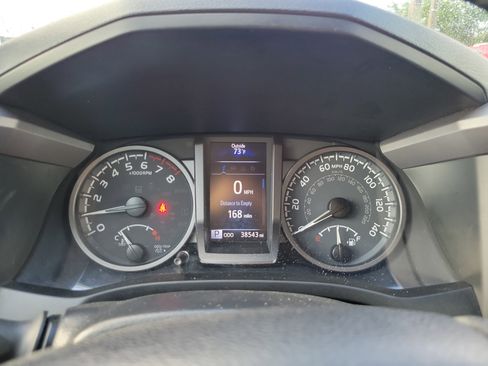 Used 2022 Toyota Tacoma TRD Off-Road AWD/4WD image 24
