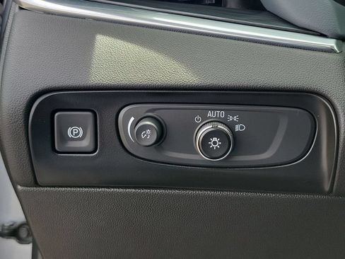 Certified 2021 Buick Enclave Essence w/ Sound and Sites Package FWD image 17