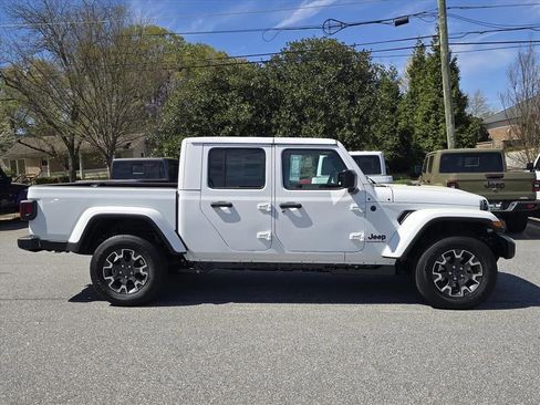 New 2026 Jeep Gladiator Sport image 2