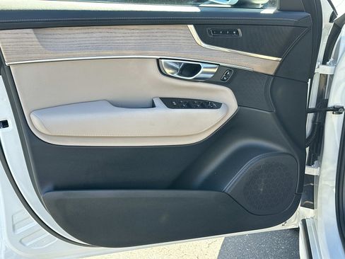 Certified 2025 Volvo XC90 B6 Core w/ Climate Package image 15