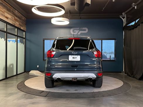 Used 2019 Ford Escape Titanium image 4