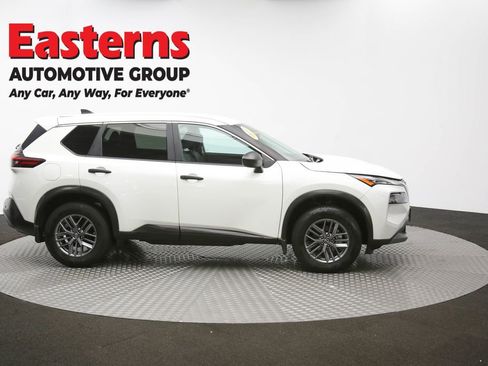 Used 2022 Nissan Rogue S image 45