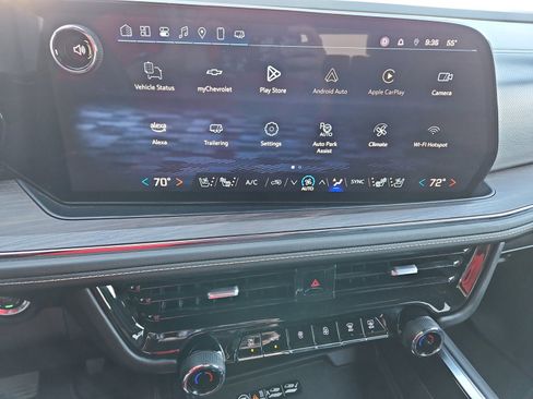 Used 2025 Chevrolet Suburban Premier image 10