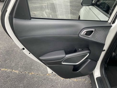 Used 2022 Kia Soul LX w/ Technology Package image 31