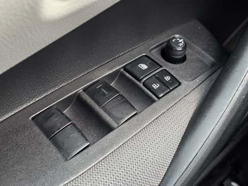 Used 2022 Toyota Corolla LE image 28