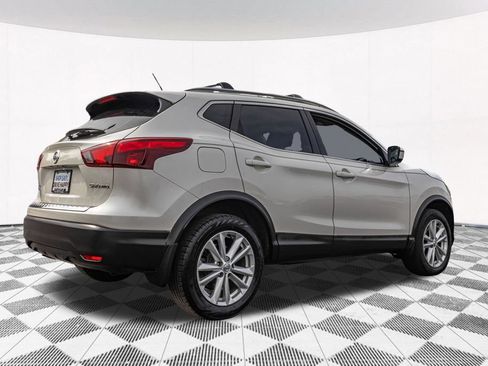 Used 2018 Nissan Rogue Sport SV w/ SV All-Weather Package AWD/4WD image 9