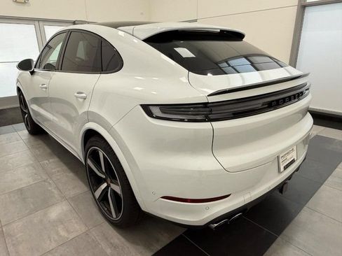 Certified 2026 Porsche Cayenne Coupe AWD/4WD image 3