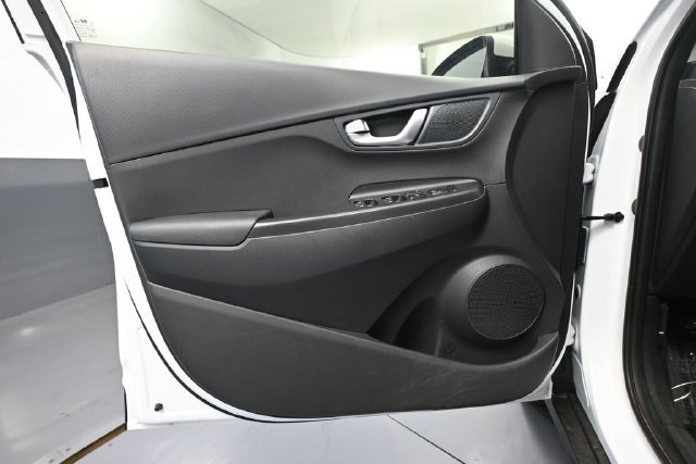 Used 2022 Hyundai Kona SEL w/ Convenience Package FWD image 14