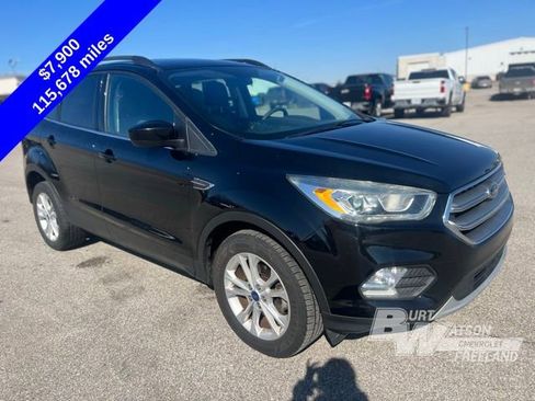 Used 2017 Ford Escape SE w/ Equipment Group 201A image 8