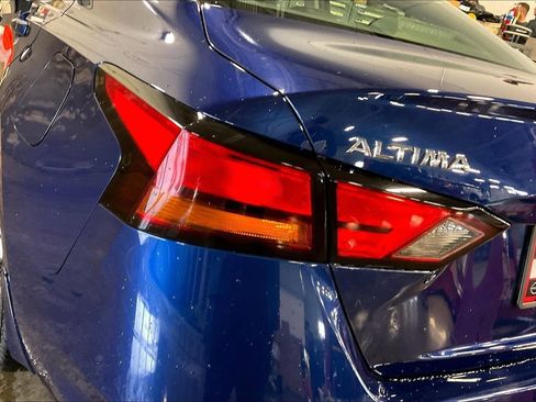 Used 2019 Nissan Altima 2.5 SR w/ SR Premium Package image 38