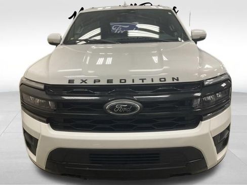 Used 2023 Ford Expedition Limited AWD/4WD image 2