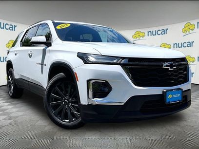 Used 2023 Chevrolet Traverse RS