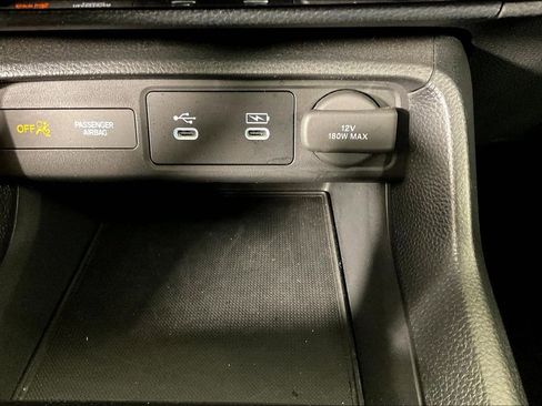 Used 2025 Honda Civic Sport image 32