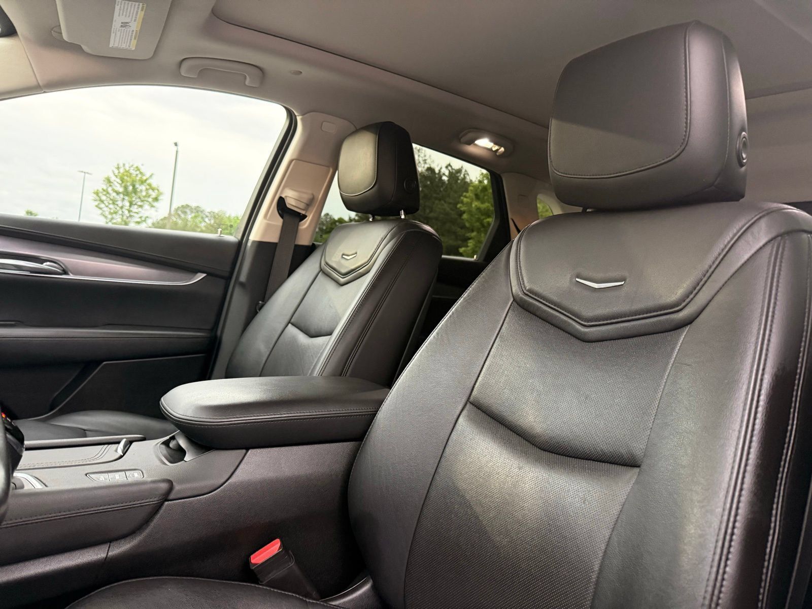 Used 2019 Cadillac XT5 Luxury AWD/4WD image 16