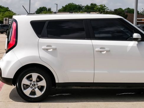 Used 2017 Kia Soul w/ Convenience Package FWD image 8