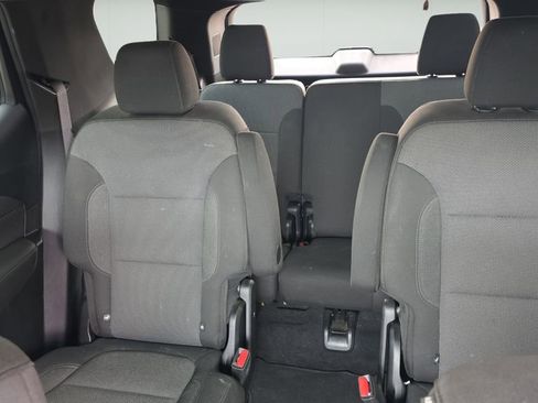 Used 2023 Chevrolet Traverse LT image 13
