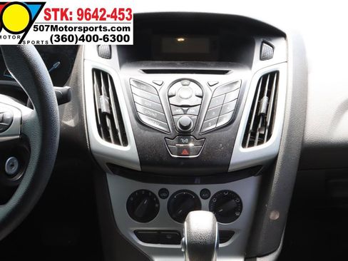 Used 2012 Ford Focus SE FWD image 20