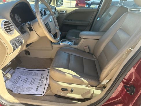 Used 2006 Ford Freestyle Limited image 9