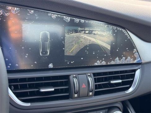 New 2025 Alfa Romeo Giulia Base image 14