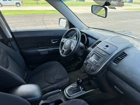 Used 2012 Kia Soul + FWD image 4