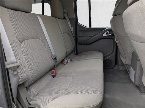 Used 2018 Nissan Frontier SV image 20