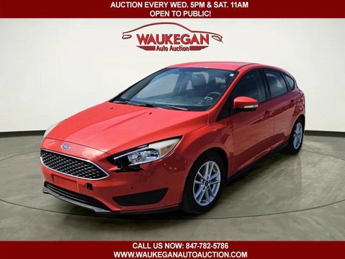 Used 2015 Ford Focus SE FWD image 1