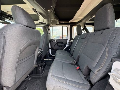 Used 2024 Jeep Wrangler Sport S image 11