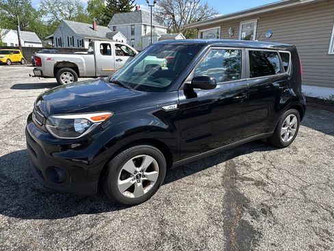 Used 2017 Kia Soul FWD image 1