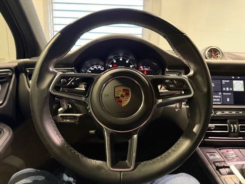Used 2021 Porsche Macan AWD/4WD image 12