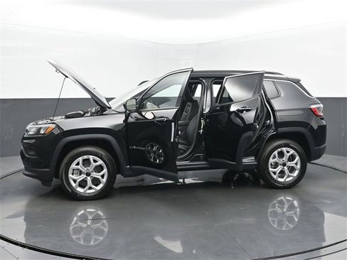 New 2025 Jeep Compass Latitude w/ Sun & Sound Group image 55