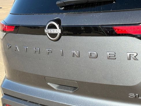 New 2026 Nissan Pathfinder SL image 8