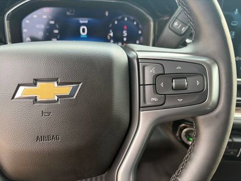 Used 2025 Chevrolet Silverado 1500 LT AWD/4WD image 17