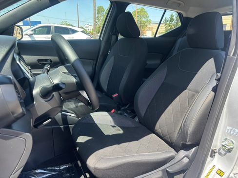 Used 2020 Nissan Kicks S FWD image 14
