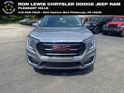 Used 2024 GMC Terrain SLE w/ Driver Convenience Package