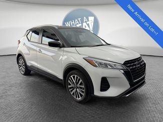 Used 2023 Nissan Kicks SV video 1