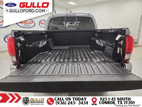 Used 2020 Toyota Tacoma SR5 image 11