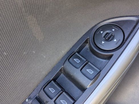 Used 2014 Ford Focus SE w/ Equipment Group 201A image 8