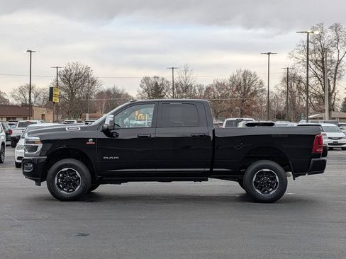 Used 2025 RAM 3500 Laramie AWD/4WD image 4